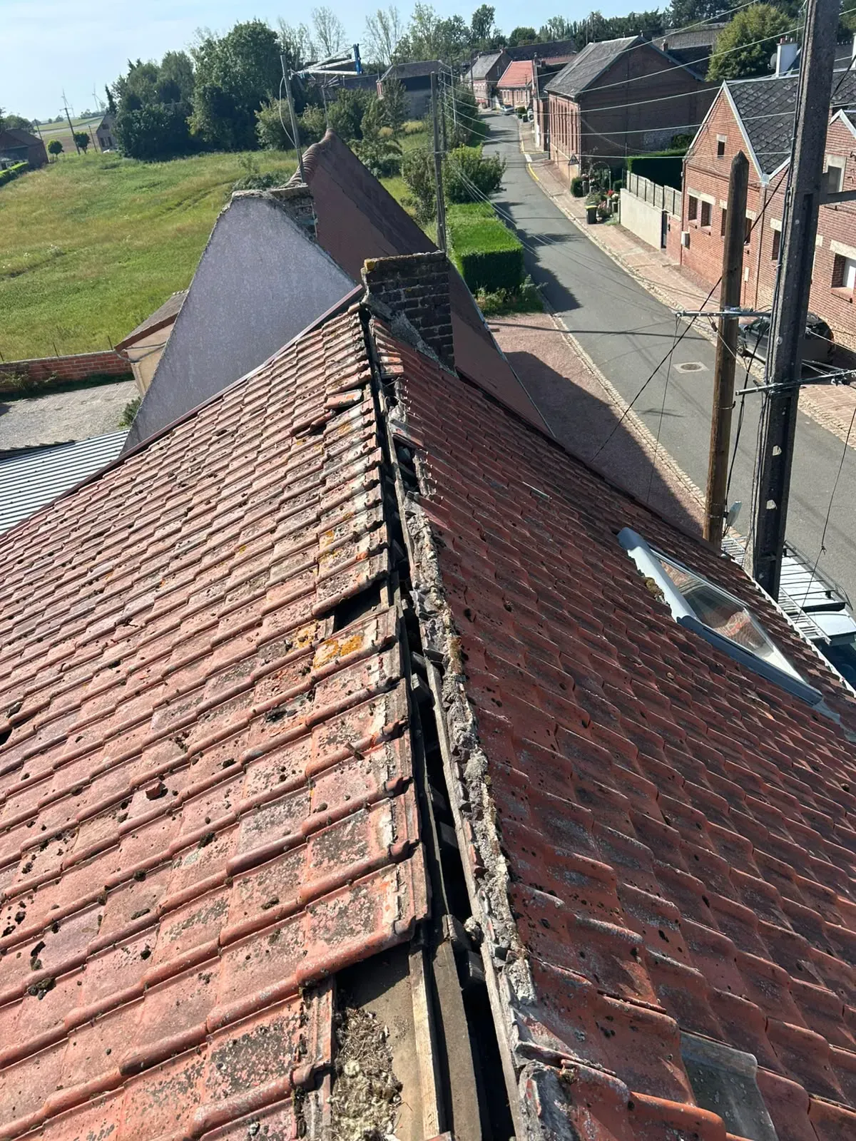 Faîtage ciment dégradé avant travaux